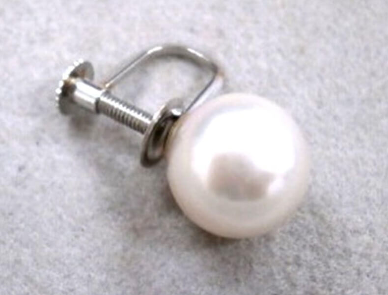 イ片方しかない（イヤリング等）、部品が欠けている、折れている