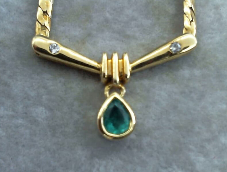 地金部分が曲がっている、長年使って擦れやキズがある、地金部分が黒ずんでいる・変色している、サイズが合わない・変形している