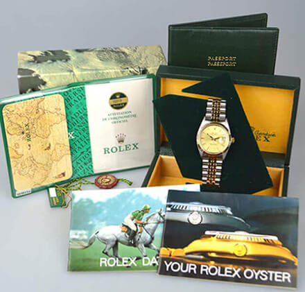 保証書などの附属品がある時計