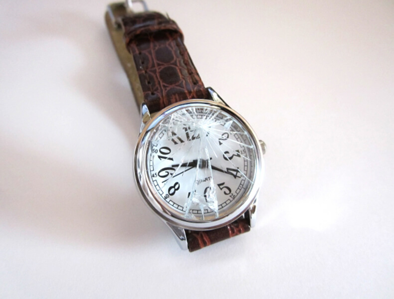 風防が割れている