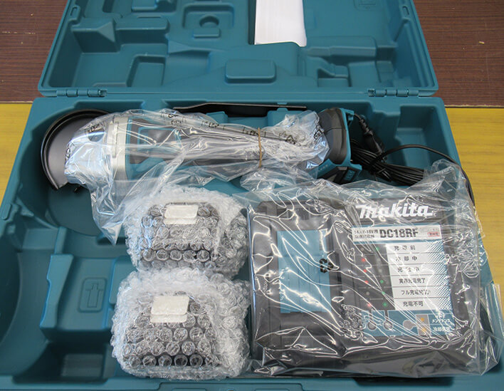 マキタ 充電式ディスクグラインダ GA404GRDXN