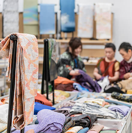 自社運営のリユース着物市場があります