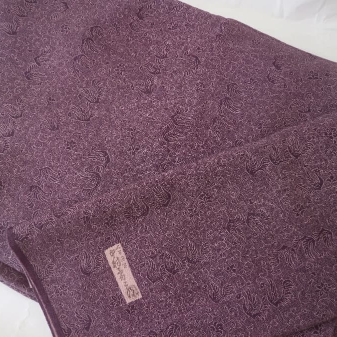 未使用で仕付け糸のついた着物