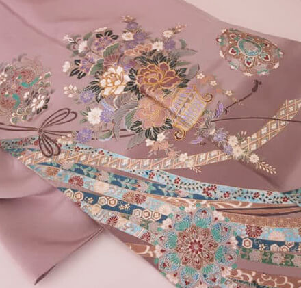 丈の長い、大きく仕立てた留袖