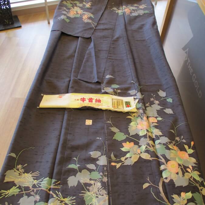 丈の長い、大きく仕立てた紬