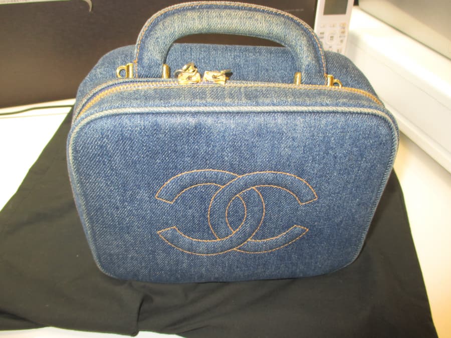 シャネル デニム ココマーク バッグ の買取実績【徳島田宮店/徳島県/徳島市】 徳島県徳島市にあるザ・ゴールド 徳島田宮店（※徳島安宅店に移転いたしました）の画像1