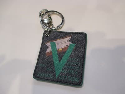 ヴィトン☆イリュストレVVVキーホルダー【徳島田宮店】 徳島県徳島市にあるザ・ゴールド 徳島田宮店（※徳島安宅店に移転いたしました）の画像1