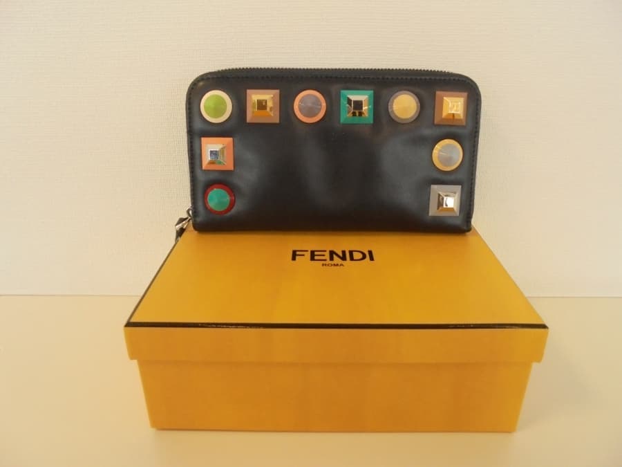 フェンディ　ラウンドファスナー ポースタッズ【パワーシティ鳴門店】 徳島県鳴門市にあるザ・ゴールド パワーシティ鳴門店（※2/28に閉店いたしました）の画像1