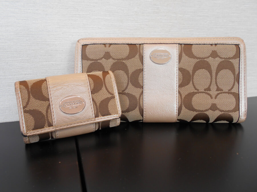 コーチ長財布の買取り実績【西条店/愛媛県/西条市】 愛媛県西条市にあるザ・ゴールド 西条店の画像1