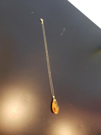 K18　琥珀ネックレスの買取実績【西条店/愛媛県/西条市】 愛媛県西条市にあるザ・ゴールド 西条店の画像1