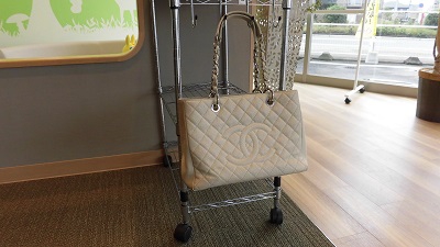 シャネル　チェーンバッグ　【西条店】 愛媛県西条市にあるザ・ゴールド 西条店の画像1