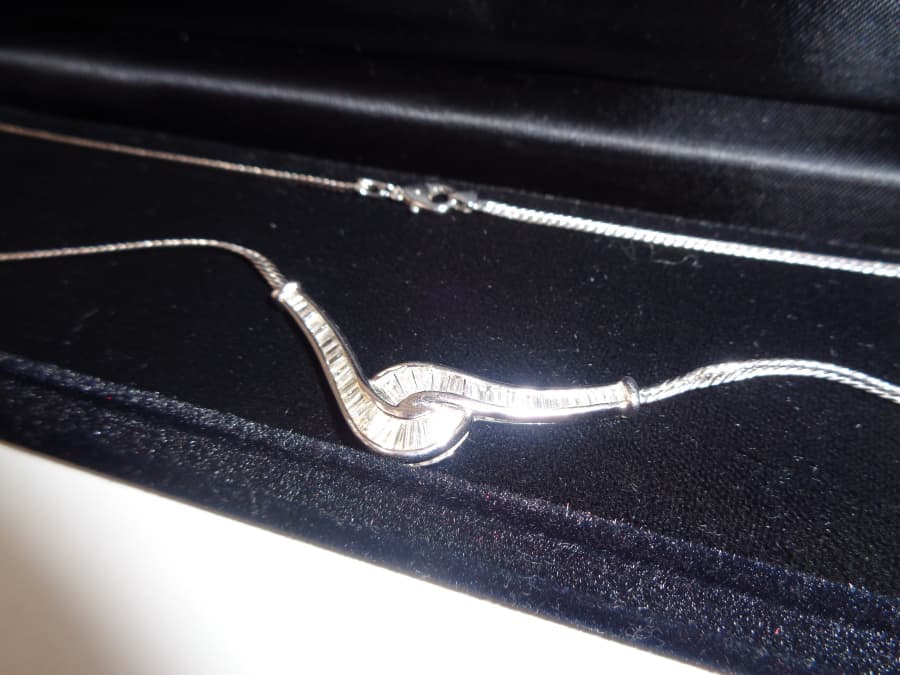 ダイヤモンドデザインネックレス【新居浜北新町店】 愛媛県新居浜市にあるザ・ゴールド 新居浜北新町店の画像1