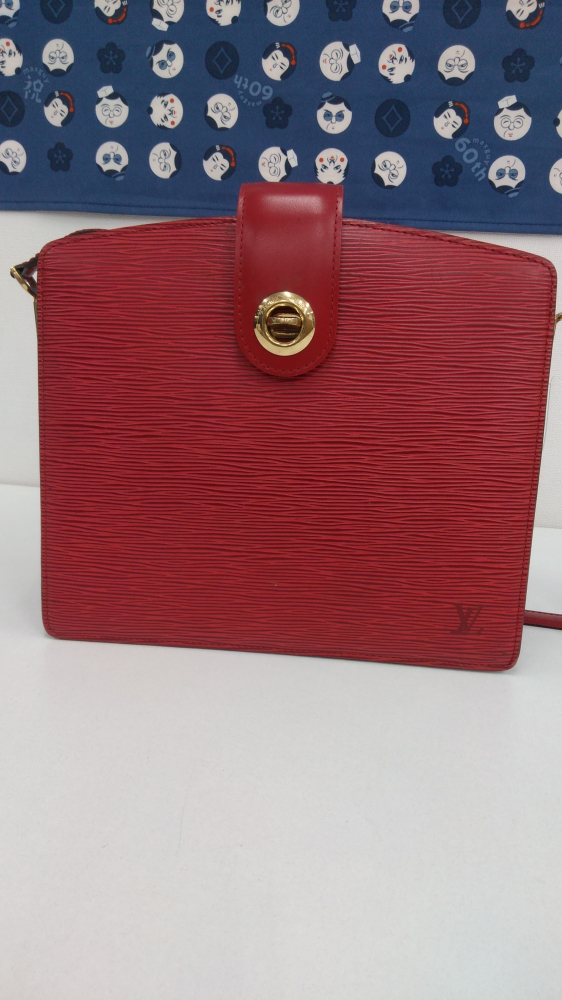LOUIS VUITTON 　 エピ　カプチン　ショルダーバッグの買取実績　【今治鳥生店/愛媛県/今治市】 愛媛県今治市にあるザ・ゴールド 今治鳥生店の画像1