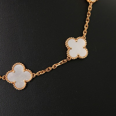 幸運の象徴！四葉のジュエリー アルハンブラ【今治鳥生店】 愛媛県今治市にあるザ・ゴールド 今治鳥生店の画像2