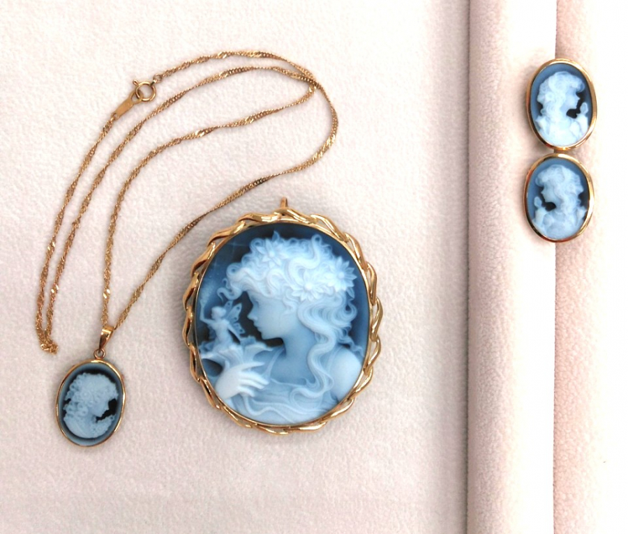 カメオ金ネックレス・ブローチ・イヤリングの買取実績【四国中央店/愛媛県/東予】 愛媛県四国中央市にあるザ・ゴールド 四国中央店の画像1