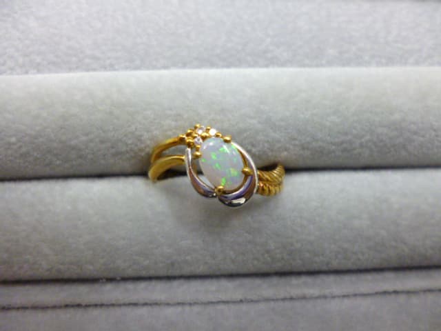 オパールリング【四国中央店】 愛媛県四国中央市にあるザ・ゴールド 四国中央店の画像1