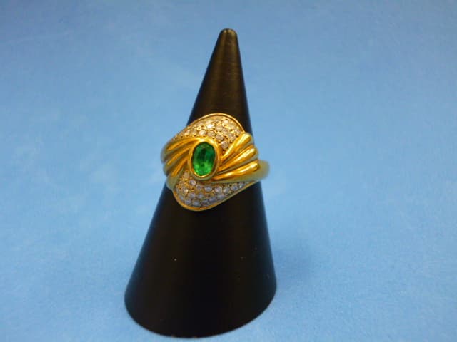 エメラルドリング【四国中央店】 愛媛県四国中央市にあるザ・ゴールド 四国中央店の画像1