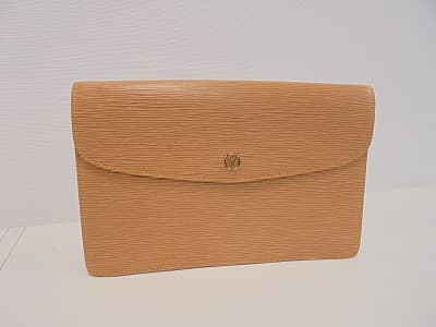 エピ モンテーニュ27　【四国中央店】 愛媛県四国中央市にあるザ・ゴールド 四国中央店の画像1