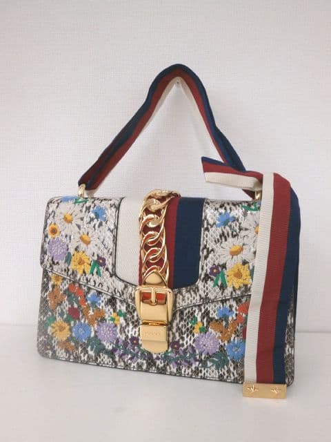 グッチ　パイソン　シルヴィ　スモールショルダー【高松レインボー通り店】 香川県高松市にあるザ・ゴールド 高松レインボー通り店（※高松レインボーロード店に移転いたしました）の画像1