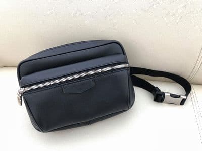 LOUIS VUITTON☆バムバッグ・アウトドア【高松レインボー通り店】 香川県高松市にあるザ・ゴールド 高松レインボー通り店（※高松レインボーロード店に移転いたしました）の画像1