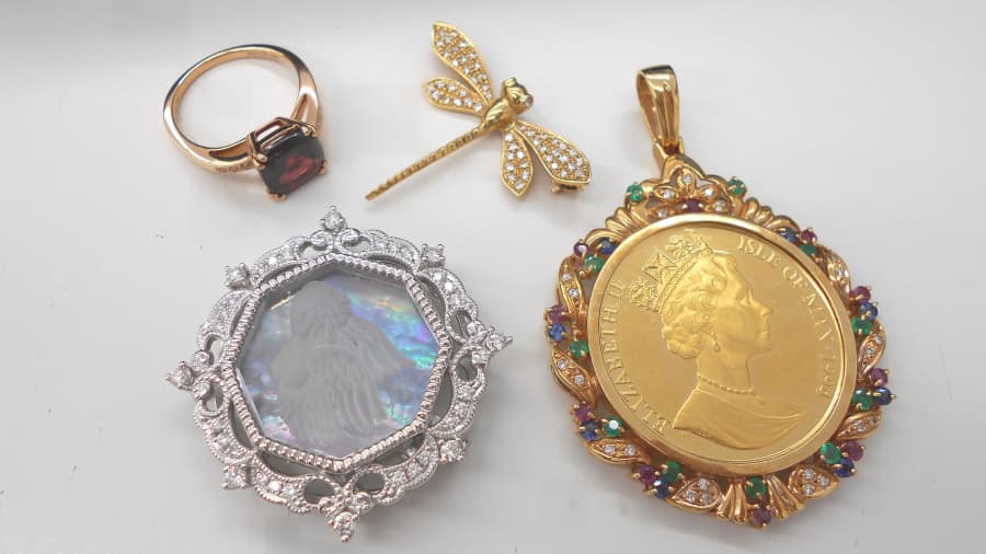 ダイヤ、色石ジュエリー　買取実績【高松レインボー通り店/香川県/高松市】 香川県高松市にあるザ・ゴールド 高松レインボー通り店（※高松レインボーロード店に移転いたしました）の画像1