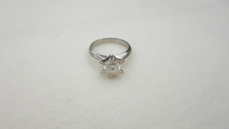 1.04ctダイヤモンドリング【高松レインボー通り店】 香川県高松市にあるザ・ゴールド 高松レインボー通り店（※高松レインボーロード店に移転いたしました）の画像1