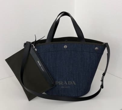 PRADA★ロゴ入り２WAYデニムトートバッグ【高松レインボー通り店】 香川県高松市にあるザ・ゴールド 高松レインボー通り店（※高松レインボーロード店に移転いたしました）の画像1