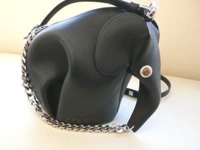 ロエベ　エレファントミニバッグ【高松レインボー通り店】 香川県高松市にあるザ・ゴールド 高松レインボー通り店（※高松レインボーロード店に移転いたしました）の画像1