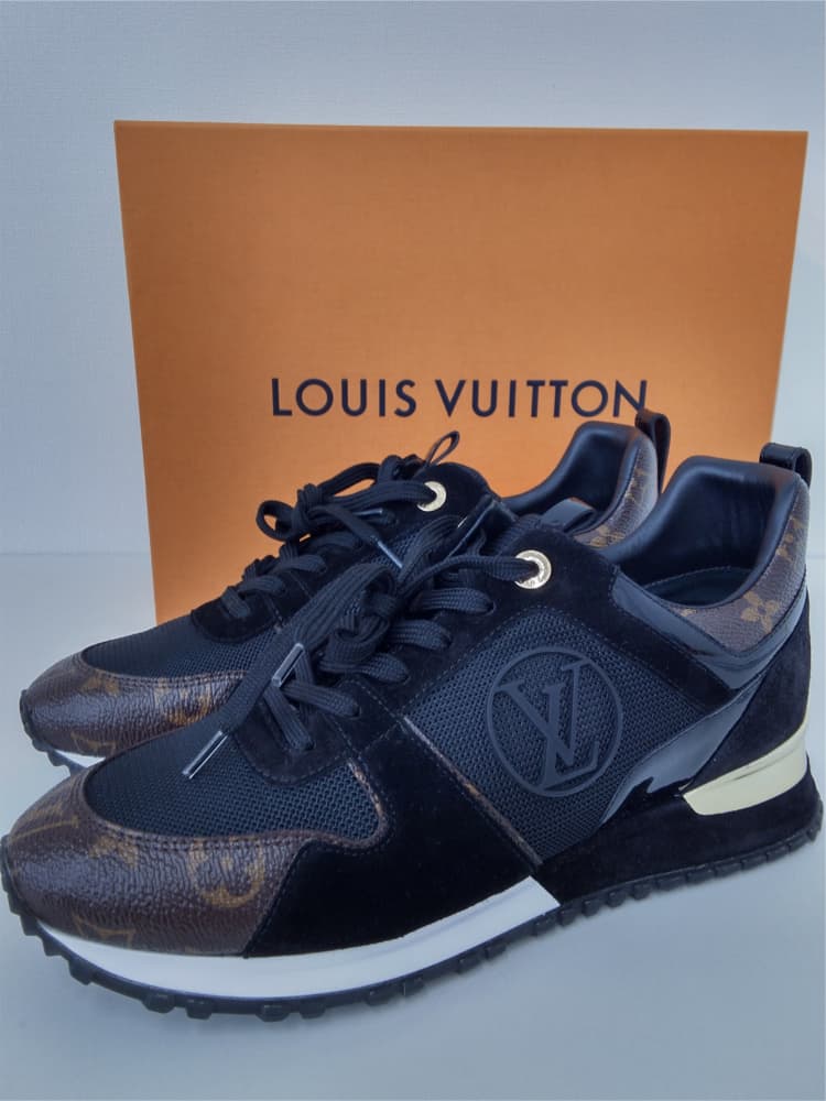 ルイヴィトン・スニーカーの買取実績【高松レインボー通り店/香川県/高松市】 香川県高松市にあるザ・ゴールド 高松レインボー通り店（※高松レインボーロード店に移転いたしました）の画像1