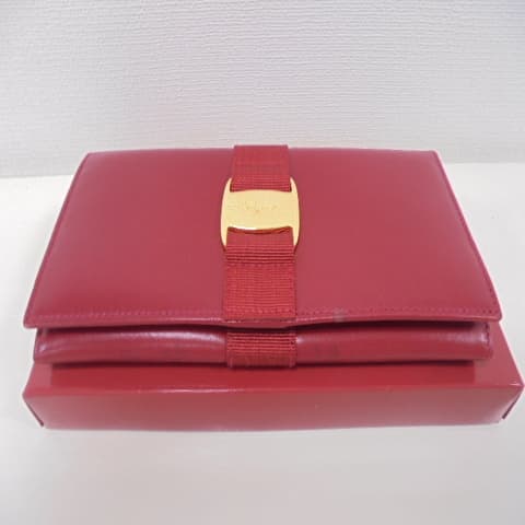 フェラガモ　ヴァラ　二つ折り財布　【屋島店】 香川県高松市にあるザ・ゴールド 屋島店の画像1