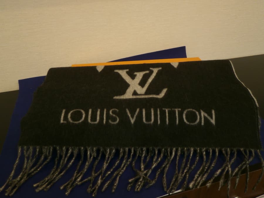 ルイヴィトンマフラー M71040　買取実績　【東広島店/広島県/東広島市】 広島県東広島市にあるザ・ゴールド 東広島店の画像1