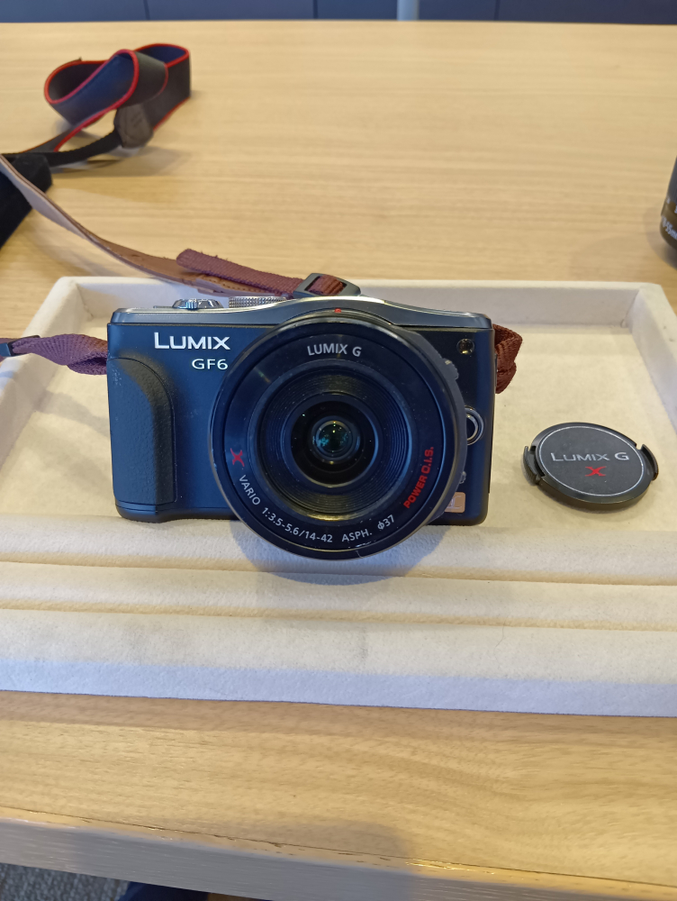 デジカメ　買取実績【東広島店/広島県/東広島市】 広島県東広島市にあるザ・ゴールド 東広島店の画像1