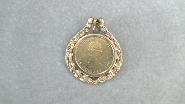 メープルリーフコイン　ペンダントトップ【福山神辺店】 広島県福山市にあるザ・ゴールド 福山神辺店の画像1