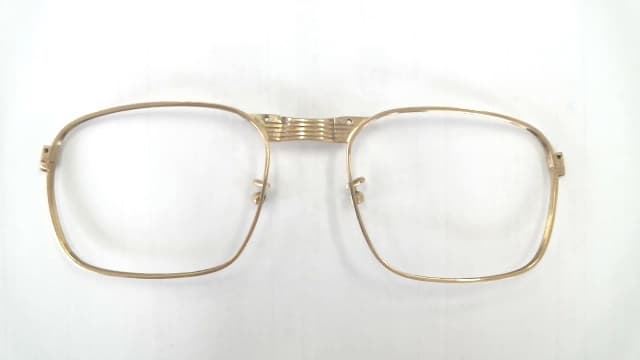 18金　金縁めがね【福山神辺店】 広島県福山市にあるザ・ゴールド 福山神辺店の画像1