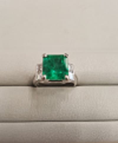 エメラルドリング【福山神辺店】 広島県福山市にあるザ・ゴールド 福山神辺店の画像1