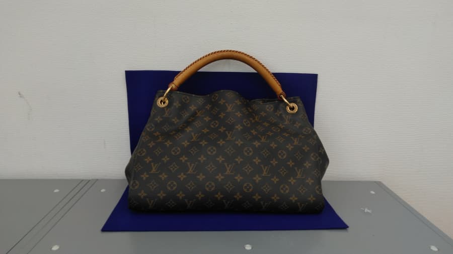 ルイ・ヴィトン　『モノグラム アーツィーMM』M40249の買取実績【曙店/広島県/広島市/東区】 広島県広島市にあるザ・ゴールド 曙店の画像1