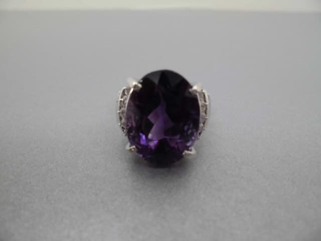 プラチナ Pt900 リング 指輪 色石 アメジスト 7.95ct 買取【東岡山店】 岡山県岡山市にあるザ・ゴールド 東岡山店の画像1