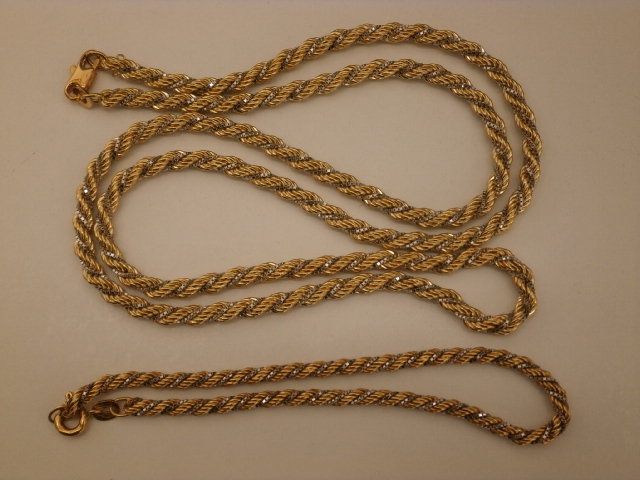 金の純度を自分で簡単に調べる方法【東岡山店】