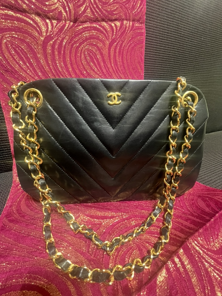 シャネル　シェブロン　チェーンショルダーの買取実績【富士店/静岡県/富士市】 静岡県富士市にあるザ・ゴールド 富士店の画像1