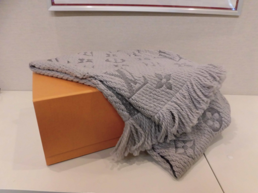 ルイヴィトン　エシャルプロゴマニアの買取実績【富士店/静岡県/富士市】 静岡県富士市にあるザ・ゴールド 富士店の画像1