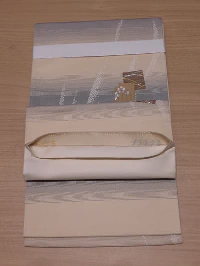 金糸・プラチナ糸の帯【富士店】 静岡県富士市にあるザ・ゴールド 富士店の画像1