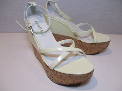 プラダ　アンクルストラップサンダル【浜松若林店】 静岡県浜松市にあるザ・ゴールド 浜松若林店の画像1