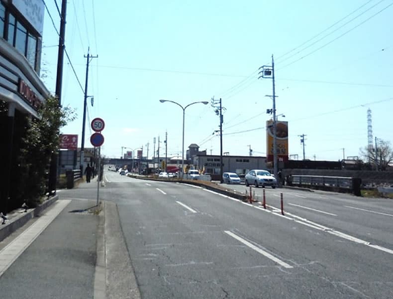 浜松西郵便局さん（左手）、CoCo壱番屋さん（右手）前を通過します。