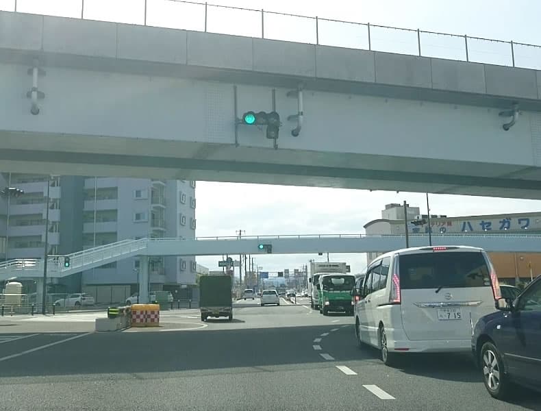 国道1号線方面からお越しの場合