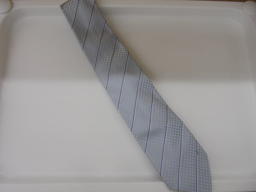 ルイヴィトン　モノグラム　ネクタイ　　 買取実績【136号三島店/静岡県/三島市】 静岡県三島市にあるザ・ゴールド 136号三島店の画像1