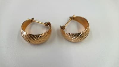 K18ピアス【136号三島店】 静岡県三島市にあるザ・ゴールド 136号三島店の画像1