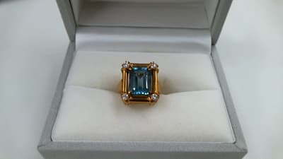 色石付き18金リング【136号三島店】 静岡県三島市にあるザ・ゴールド 136号三島店の画像1
