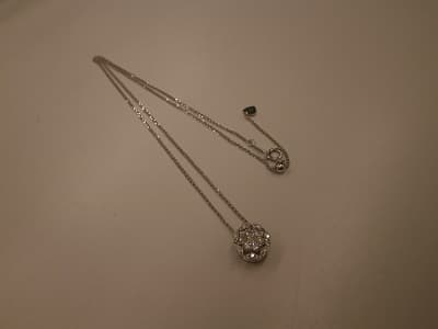 18金　ホワイトゴールド　デザインダイヤネックレス【金沢南店】