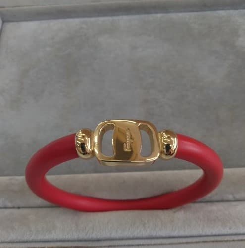 フェラガモ・バングルの買取実績【東岡谷店/長野県/諏訪郡】 長野県諏訪郡にあるザ・ゴールド 東岡谷店の画像1