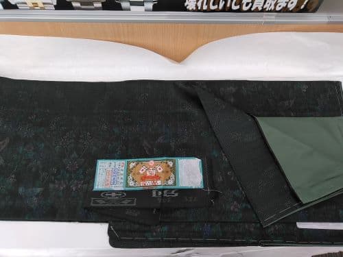 着物　大島紬の買取実績【東岡谷店/長野県/下諏訪町】 長野県諏訪郡にあるザ・ゴールド 東岡谷店の画像1